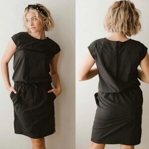 Albion Going Places Dress In Black